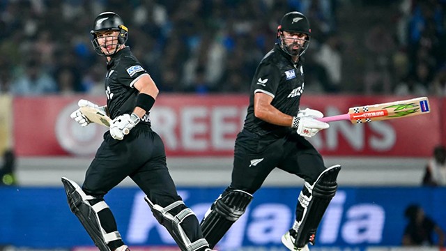 এক পার্টনারশিপেই হার ভারতের, মিচেলের সেঞ্চুরিতে সিরিজ়ে সমতা ফেরাল নিউ জ়িল্যান্ড