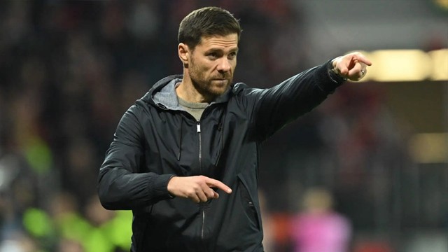 ৭ মাসেই বরখাস্ত আলোনসো, রিয়ালের নতুন কোচ আরবেলোয়া